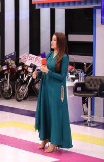 Shaista Lodhi feet photo thumbnail