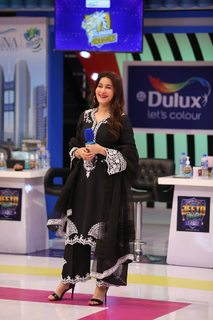 Shaista Lodhi feet photo thumbnail