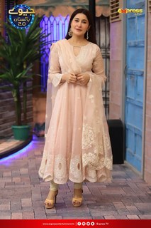 Shaista Lodhi feet photo thumbnail