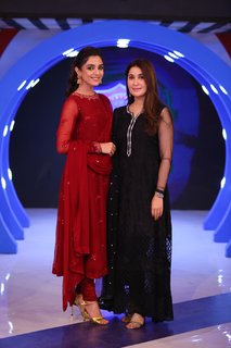 Shaista Lodhi feet photo thumbnail