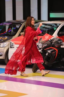 Shaista Lodhi feet photo thumbnail