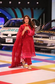 Shaista Lodhi feet photo thumbnail