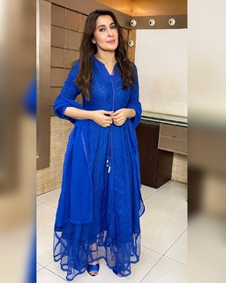 Shaista Lodhi feet photo thumbnail