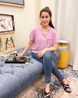 Shaista Lodhi feet photo thumbnail