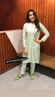Shaista Lodhi feet photo thumbnail