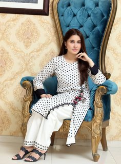 Shaista Lodhi feet photo thumbnail