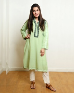 Shaista Lodhi feet photo thumbnail