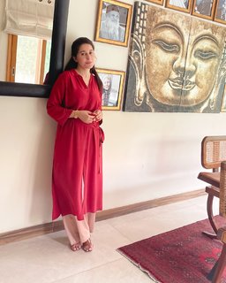 Shaista Lodhi feet photo thumbnail