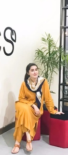 Shaista Lodhi feet photo thumbnail
