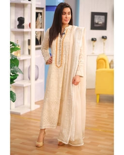 Shaista Lodhi feet photo thumbnail