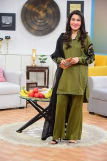 Shaista Lodhi feet photo thumbnail