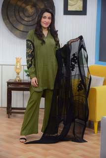 Shaista Lodhi feet photo thumbnail