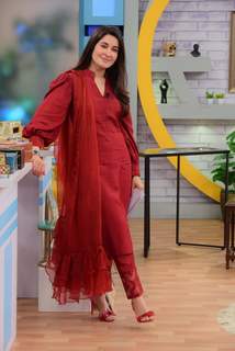 Shaista Lodhi feet photo thumbnail