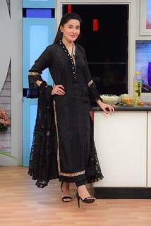 Shaista Lodhi feet photo thumbnail