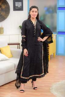 Shaista Lodhi feet photo thumbnail