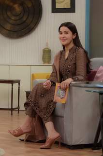 Shaista Lodhi feet photo thumbnail
