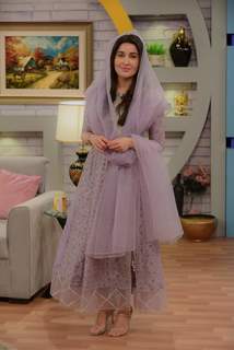 Shaista Lodhi feet photo thumbnail