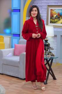 Shaista Lodhi feet photo thumbnail