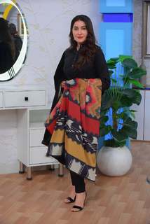 Shaista Lodhi feet photo thumbnail
