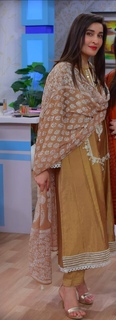 Shaista Lodhi feet photo thumbnail