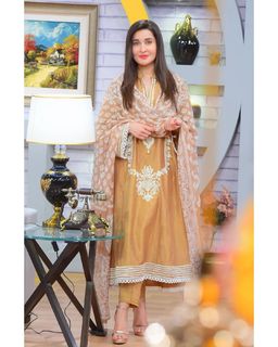 Shaista Lodhi feet photo thumbnail