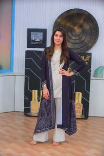Shaista Lodhi feet photo thumbnail
