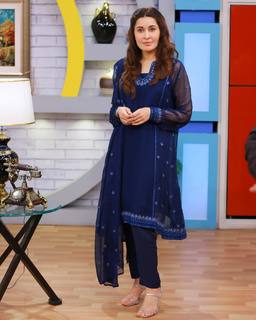 Shaista Lodhi feet photo thumbnail