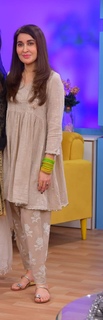 Shaista Lodhi feet photo thumbnail