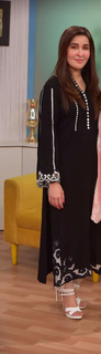 Shaista Lodhi feet photo thumbnail