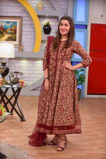 Shaista Lodhi feet photo thumbnail