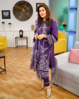 Shaista Lodhi feet photo thumbnail