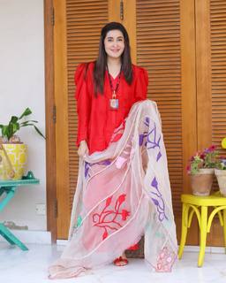 Shaista Lodhi feet photo thumbnail