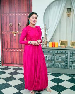 Shaista Lodhi feet photo thumbnail