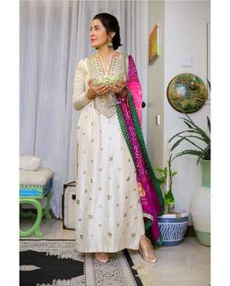 Shaista Lodhi feet photo thumbnail