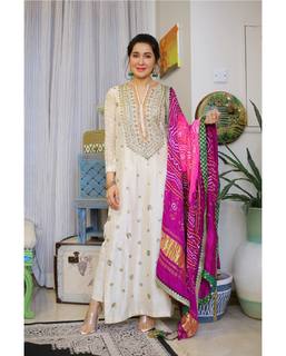 Shaista Lodhi feet photo thumbnail