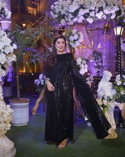 Shaista Lodhi feet photo thumbnail