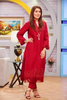 Shaista Lodhi feet photo thumbnail