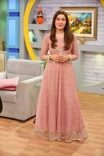 Shaista Lodhi feet photo thumbnail