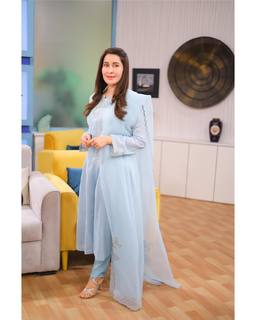 Shaista Lodhi feet photo thumbnail