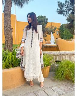 Shaista Lodhi feet photo thumbnail