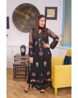 Shaista Lodhi feet photo thumbnail