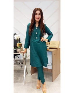 Shaista Lodhi feet photo thumbnail