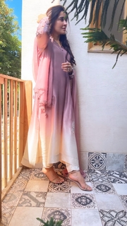 Shaista Lodhi feet photo thumbnail