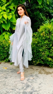 Shaista Lodhi feet photo thumbnail