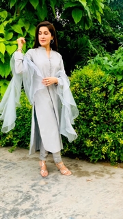 Shaista Lodhi feet photo thumbnail