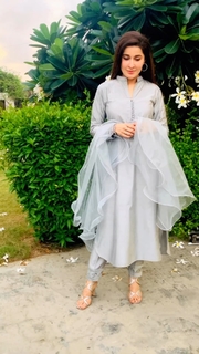 Shaista Lodhi feet photo thumbnail