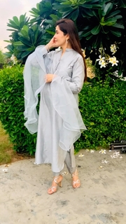 Shaista Lodhi feet photo thumbnail