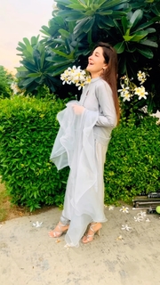 Shaista Lodhi feet photo thumbnail