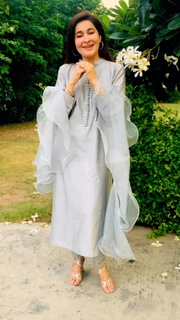 Shaista Lodhi feet photo thumbnail