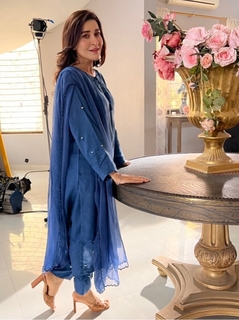 Shaista Lodhi feet photo thumbnail